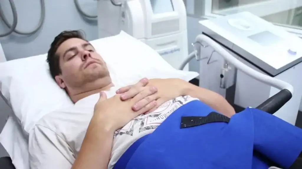 Image of male having body contouring Melksham treatment